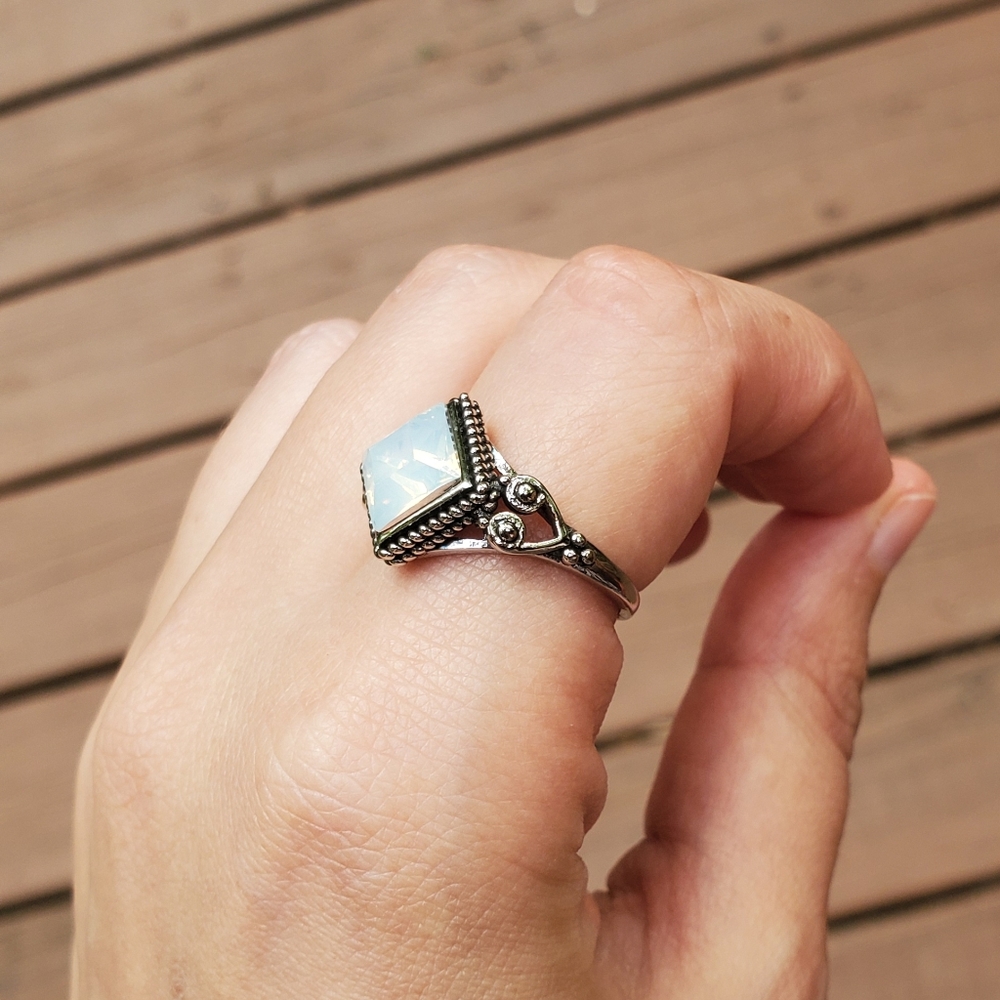 NWOT Silver Opal Moonstone Ring - Picture 7 of 11